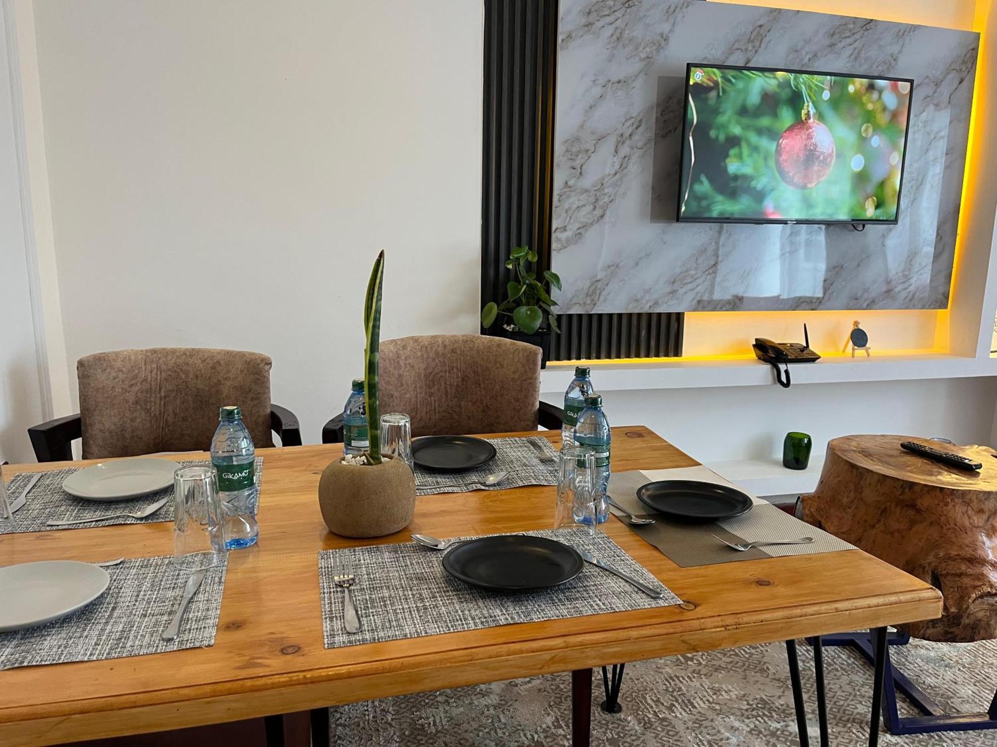 מלון נאניוקי Rafiki House מראה חיצוני תמונה